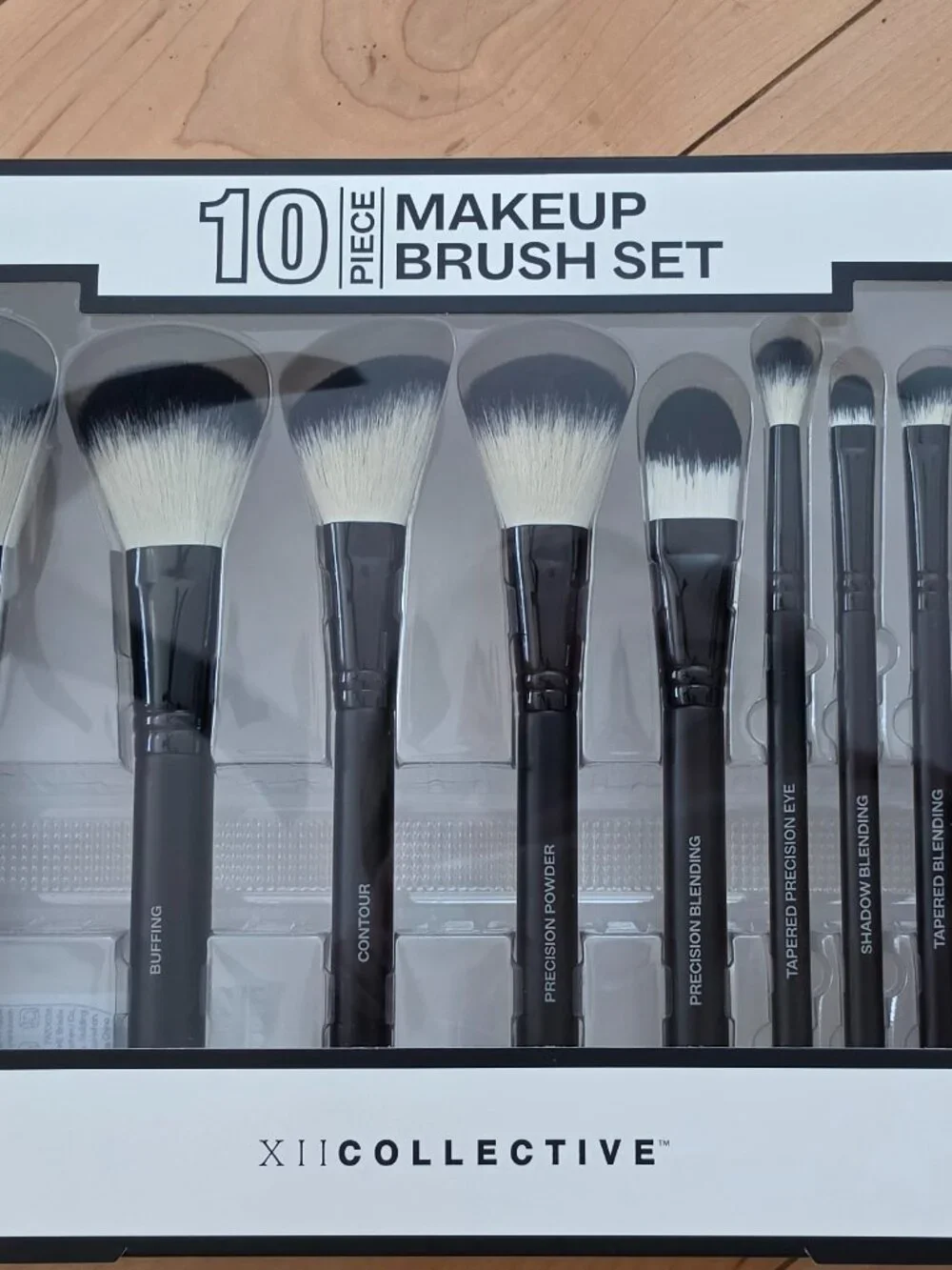 10-Piece Women's Makeup Brush Set - Black Handles with White-Tipped Bristles